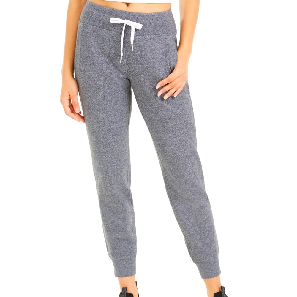 CALVIN KLEIN GREY SWEAT PANTS.